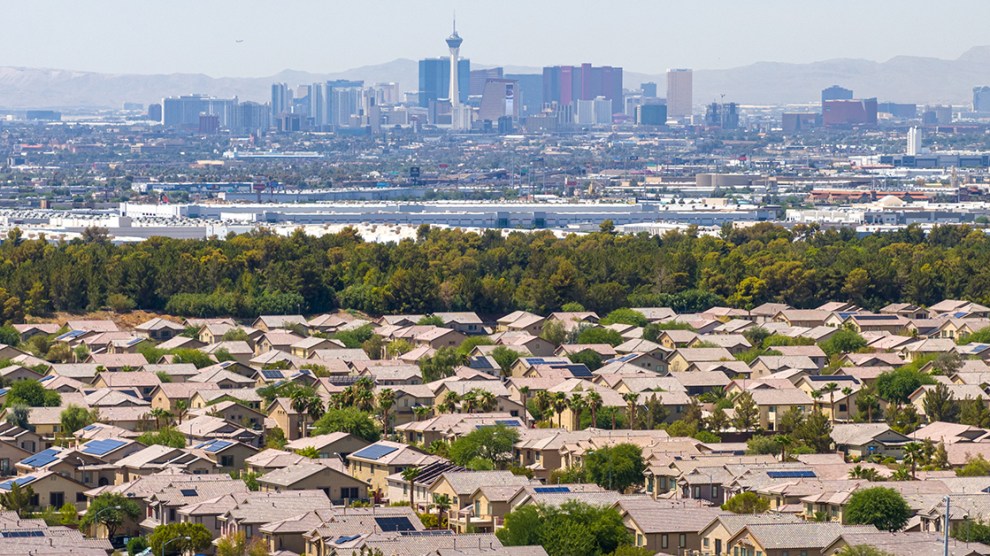 Cover image for the Las Vegas Multifamily Market Report December 2024