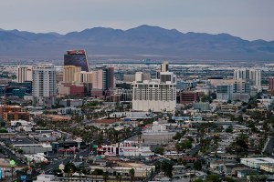 Cover image for the Las Vegas Multifamily Market Report May 2025