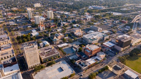 Cover image for the Jacksonville Multifamily Market Report April 2025