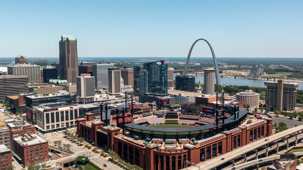 Cover image for the St. Louis Multifamily Market Report October 2025