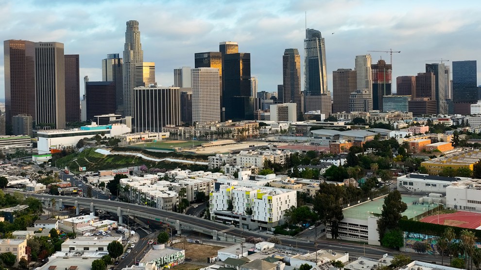 Cover image for the Los Angeles Multifamily Market Report November 2025