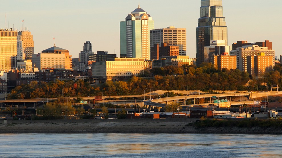 Cover image for the Kansas City Multifamily Market Report December 2025