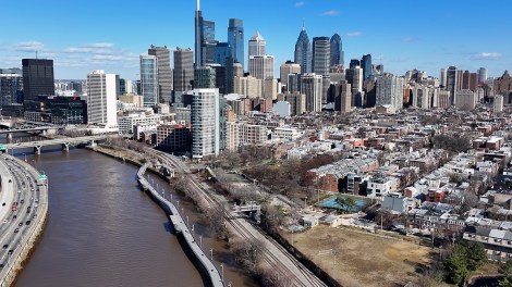 Schuylkill River Park At Philadelphia In Pennsylvania United States. Riverwalk Landscape. Downtown City. Schuylkill River Park At Pennsylvania United States. Leisure Park Scene.